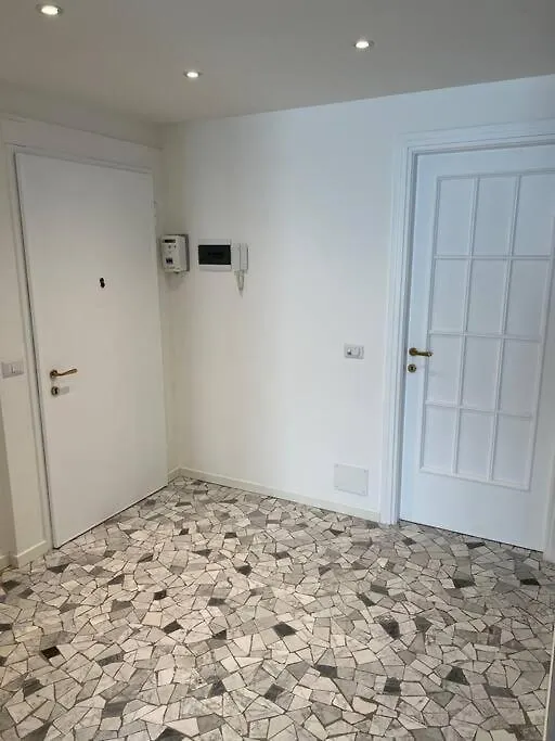 Paris Bordone House Apartment Milan