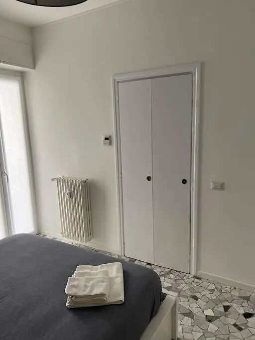 Paris Bordone House Apartment Milan